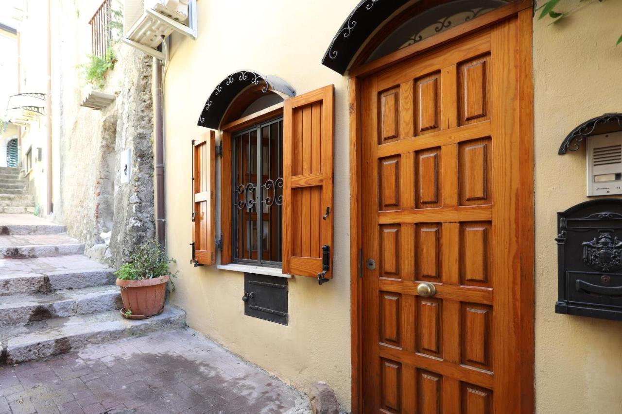 טאורמינה Porta Catania & Duomo Cozy Apartment מראה חיצוני תמונה